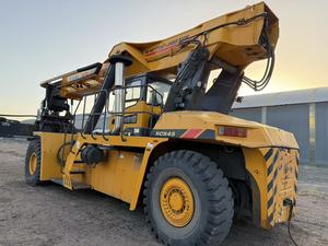 Apilador de contenedores XCMG XCS4531K4 usado, manipulador de contenedores de 45 toneladas para trabajos de carga de contenedores en el muelle portuario. - Product Image 3