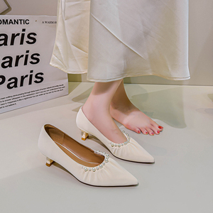 Escarpins à bout pointu et talons fins avec perles, nouvelle collection printemps-automne 2026, en cuir souple français plissé, coupe basse - Product Image 5