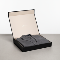 Boîte d'emballage haut de gamme pour vêtements, en carton magnétique avec pelliculage mat et impression de logo en feuille d'or