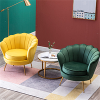 Fauteuil moderne en velours fleuri avec pieds dorés Poltrona pour la maison, le salon ou l'hôtel