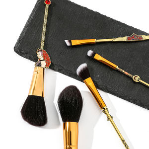 Ensemble de pinceaux de maquillage pour Fans d'anime <span class=keywords><strong>Marvel</strong></span> Scarlet Witch, poignée en métal, Style super-héros, Kit de pinceaux de fond de teint pour Fans d'anime, 5 pièces - Product Image 4