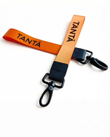 Étiquette tissée en polyester de qualité supérieure avec impression sérigraphique, logo personnalisé disponible pour les promotions d'événements et les accessoires de sacs de marque
