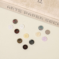 Kancing Resin Cangkang Imitasi Bulat Berwarna-warni Mengkilap 2 Lubang 4 Lubang 14L 16L 18L 20L 24L 28L 32L untuk Kemeja