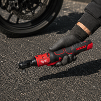 Kit combiné Milwaukee FUEL 10-en-1, ensemble d'outils électriques pour la réparation automobile, kit complet avec 4 batteries, chargeur rapide et sac de transport