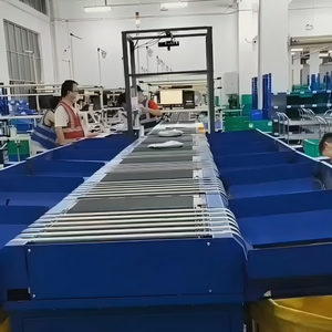 Transportador de centro logístico Ordenar espacios más rápidos Sistema de transportador de banda estrecha automático inteligente - Product Image 1