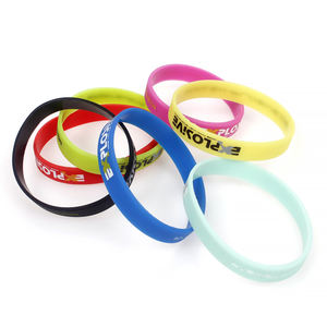 Özel Logo promosyon hediye festivali lastik bant bilezikler kazımayı bilek bantları müzik festivali için özelleştirilmiş - Product Image 5