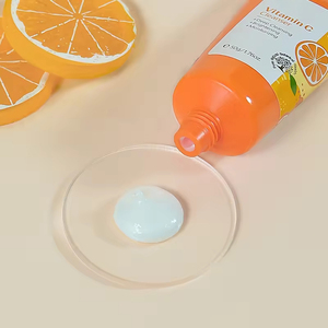 Limpiador <span class=keywords><strong>Facial</strong></span> Antiedad y Aclarante de Vitamina C Coreana OEM de Fábrica con Niacinamida Blanqueadora y <span class=keywords><strong>Espuma</strong></span> Antiarrugas - Product Image 4