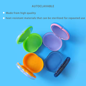 Boîte dentaire en plastique de qualité alimentaire avec logo personnalisé pour cadeaux - Étui mince autoclavable pour aligneur et rétention avec fermeture magnétique portable pour prothèse dentaire - Product Image 6