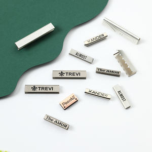 Accessori per indumenti fermaglio per denti in metallo vestiti in doppio lato logo inciso nome argento morsetto metallo lavabile Clip denti logo - Product Image 5