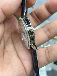 Reloj automático premium para mujer con fase lunar, bisel con incrustaciones de diamantes, esfera con efecto rayos de sol, correa de cuero azul, reloj de pulsera de lujo a la moda - Product Image 6