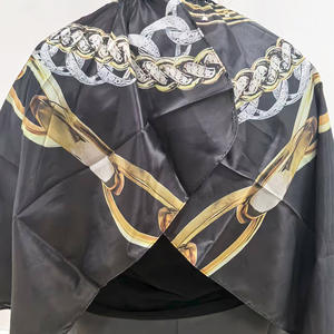 Nouveau produit, cape de coiffure confortable pour salon de coiffure avec logo personnalisé, crochet à pression, nylon imperméable, cape de coiffure pour hommes - Product Image 3