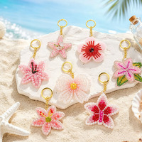 Gantungan Kunci Manik-Manik Beras Putih Mini Buatan Tangan Seri Pink, Liontin Bunga, Aksesoris Koper, Gantungan Tas