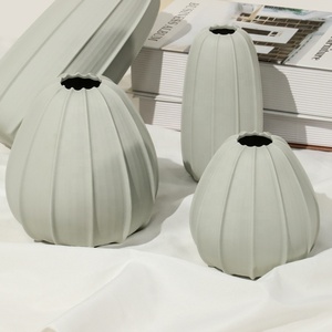 YBH nordique élégant mat <span class=keywords><strong>moderne</strong></span> Vase en céramique décoration de la maison de haute qualité Vase en porcelaine écologique Art déco pour table - Product Image 3