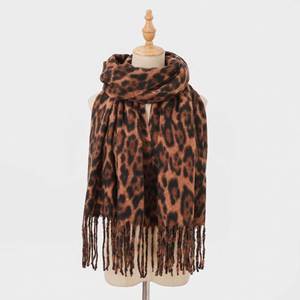 Bufanda de Invierno para Mujer, Diseño de Leopardo, Gruesa, 100% Poliéster, Nueva Moda, Venta al Por Mayor - Product Image 4