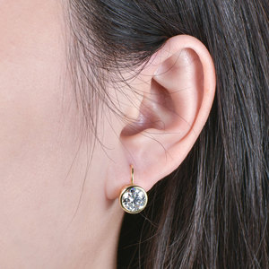 ต่างหูแฟชั่น<span class=keywords><strong>ใหม่</strong></span>ขายส่ง ชุบทอง 14K ขนาด 8 มม. 2.0 กะรัต ต่างหูแบบหนีบประดับมอสซาไนต์ เครื่อ<span class=keywords><strong>ง</strong></span>ประดับมอสซาไนต์ ขอ<span class=keywords><strong>ง</strong></span>ขวัญ<span class=keywords><strong>ง</strong></span>านแต่ง<span class=keywords><strong>ง</strong></span>าน ต่างหูสำหรับ<span class=keywords><strong>ง</strong></span>านปาร์ตี้ - Product Image 4