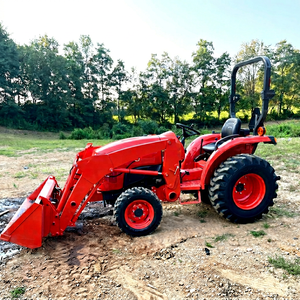 Tracteur Kubota M7060 70 CV à transmission par engrenages, tracteur utilitaire agricole avec pelle frontale pour travaux sur le terrain et en cour - Product Image 1