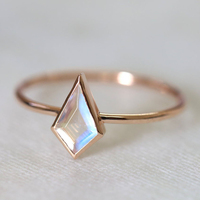 Bague de fiançailles et de mariage en argent sterling 925 plaqué or rose avec pierre de lune bleue taille cerf-volant et pierre de lune arc-en-ciel