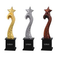 Trofeo metálico de alta calidad, fabricado con materiales duraderos, ideal para programas de reconocimiento, competencias y premios por logros.