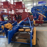 La vente directe d'usine écran vibrant à deux rangées sépare le sol 4UD-110 récolteuse de pommes de terre récolteuse de carottes pour la ferme