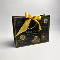 Sac cadeau en papier illustré vintage personnalisé avec nœud en ruban pour librairie, bougie parfumée au café, emballage de boutique de cadeaux