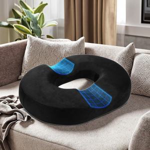 Almofada Donut de Espuma de Memória Preta para Hemorróidas e Cólica, Almofadas Lombares Removíveis e Laváveis, Personalizáveis - Product Image 1