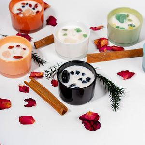 Venta al por mayor de <span class=keywords><strong>velas</strong></span> aromáticas de cera de soja de lujo de cristal curativo hechas a mano veganas conjunto de regalo vela <span class=keywords><strong>con</strong></span> joyería <span class=keywords><strong>en</strong></span> <span class=keywords><strong>el</strong></span> <span class=keywords><strong>interior</strong></span> - Product Image 4