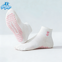 Chaussettes antidérapantes personnalisées à broderie sur mesure, design personnalisé, chaussettes à picots pour femmes, chaussettes de Pilates à la cheville, logo personnalisé, antidérapantes, prix usine