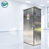 Boîtier de distribution fermé vertical 380V 200A en acier inoxydable 201 pour l'énergie solaire photovoltaïque extérieure basse tension