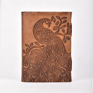 Carnet de notes TC Peacock prêt à la vente, style tendance, en cuir gaufré, fabriqué à la main, carnet de notes TC Peacock en vente - Product Image 2