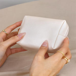 Small Cosmetic Bag Custom Logo <b>Makeup</b> Bag Accessories Leather <b>Makeup</b> Bag Zipper Pouch Travel Cosmetic Organizer - Product Image 2