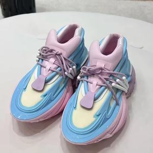 รองเท้าผ้าใบดีไซน์เนอร์แบรนด์ Balmainer คุณภาพสูง ดีไซน์ทันสมัย สีสันโดดเด่น รองเท้าลำลองสำหรับผู้ชาย สไตล์ยานอวกาศ เหมาะสำหรับเดินเล่นและเล่นกีฬา บุด้วยผ้าตาข่าย - Product Image 3