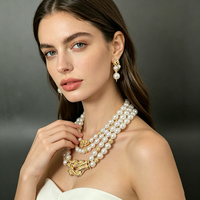 Ensemble de bijoux imitation perles à deux couches XM S460, collier avec fermoir doré orné, boucles d'oreilles longues à plusieurs perles assorties, pour mariée