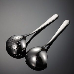 Logo personnalisé SUS304 cuillère à soupe de service passoire sauce cuillères à soupe louche en acier inoxydable cuillères de service <span class=keywords><strong>pour</strong></span> la <span class=keywords><strong>cuisine</strong></span> à domicile - Product Image 3