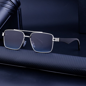 Gafas de Sol Cuadradas Personalizadas para Hombre, Doradas y Negras, Lentes de PC con Protección UV400, Estilo Instagram, para Conducir al Aire Libre, Modernas, con Doble Puente - Product Image 2