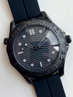 Luxuriöse Vintage Moderne Automatische Mechanische Herrenuhr mit Schwarzem Kautschukarmband, Keramik-Lünette und Edelstahlgehäuse in Schwarz