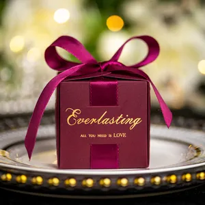 Hộp quà tặng vuông sang trọng hộp kẹo vuông với ruy băng và ngọc trai sinh nhật đám cưới giáng sinh bên kẹo ủng hộ hộp