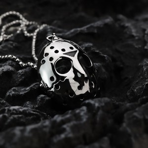 Kalung Liontin Topeng Jason Friday the 13th 2026, Kalung Horor Gothic dari Baja Anti Karat untuk Pria - Product Image 3