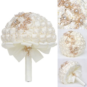 Bouquet de Mariée en Polyester avec Perles, Strass et Fleurs de Rose en Forme de Papillon pour Mariage, Fête et Décoration de Demoiselles d'Honneur - Product Image 3