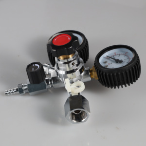 Regulador de cerveza de barril de <span class=keywords><strong>CO2</strong></span> de doble calibre Regulador de presión de doble etapa Regulador de <span class=keywords><strong>kegerator</strong></span> de cerveza de tanque de <span class=keywords><strong>CO2</strong></span> con válvula de alivio Be - Product Image 6