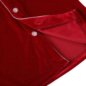 Set di pigiami in velluto rosso per la famiglia con maschera per gli occhi - Product Image 6