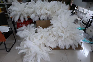 G146 Precio barato Pluma artificial Flor Bola Decoración Arreglo Pluma Decoración Boda Pluma Centros de mesa Bola - Product Image 2