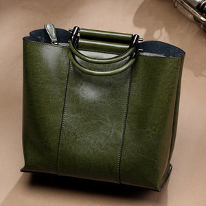 Sac à main vintage en cuir de vachette huilé, sac à bandoulière de luxe pour femme, sac fourre-tout rétro à poignée supérieure, élégant sac à bandoulière pour femme - Product Image 3