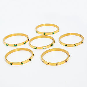 Yüksek lehçe altın kaplama manşet bilezik bilezik kalp şekli kakma paslanmaz çelik Retro moda inci zirkon bilezik - Product Image 5