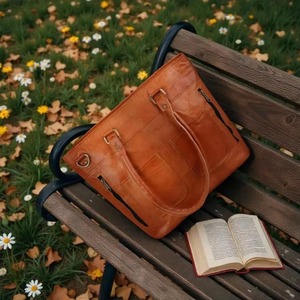 Best Quality Elegant Ladies Leather <b>Shoulder</b> Purse With Adjustable <b>Strap</b> And Secure Closure Available For Sale - Product Image 1