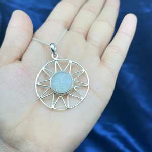 925 plata esterlina Luna cara encanto colgante hecho a mano bisel ajuste collar oro o rodio plateado regalo para ella - Product Image 6