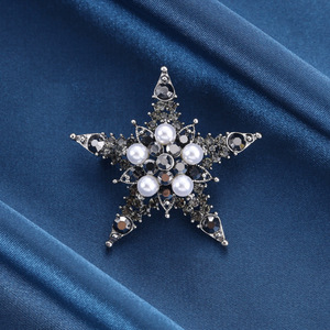 Broche en alliage pour enfants, style écusson de <span class=keywords><strong>sorcier</strong></span>, cravate de revers, motif Lion, cadeau pour fêtes <span class=keywords><strong>et</strong></span> mariages, accessoire vestimentaire - Product Image 3
