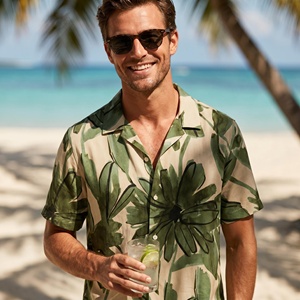 Camicia Hawaiana da Uomo a Maniche Corte con Stampa Integrale a Motivo Floreale Acquerello, Ideale per Vacanze al Mare e Tempo Libero - Ordine all'Ingrosso - Product Image 2