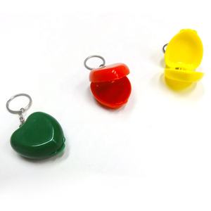 Masque respiratoire CPR Life Key avec valve unidirectionnelle Emballé dans une boîte en plastique en forme de <span class=keywords><strong>coeur</strong></span> avec porte-clés pour les cadeaux d'entraînement CPR AED - Product Image 1