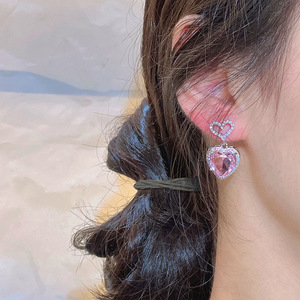 Orecchini a perno a forma di cuore rosa dolce per donna, accessori romantici con gemma grande, regalo per feste e uso quotidiano - Product Image 4