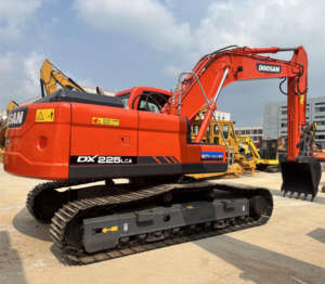 Excavatrice Doosan DX225LC d'occasion 2022-2023, équipement de construction fiable, en stock, à vendre - Product Image 3